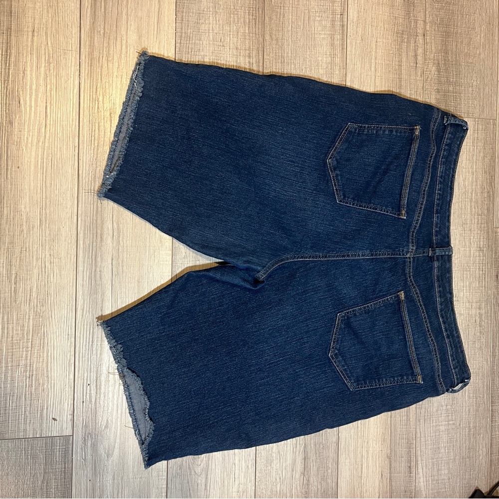 Style & Co Dark Denim Bermuda Shorts Women’s Size 18 Stretch Jean Short Vacation - Picture 9 of 9
